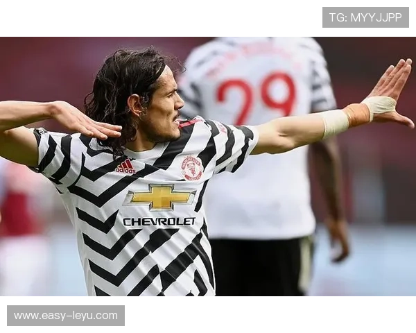 卡瓦尼真是球场上的狮子，走下场秒变邻家大叔，谁能想到腰包这么鼓？