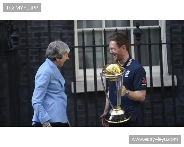 埃琳·安德森这居然是她出场前的化妆包……太不像运动员了吧？！