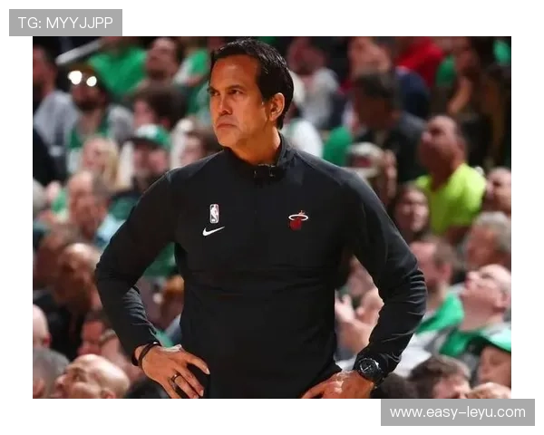 安德鲁·威金斯挡拆拉开防守空档提升关键回合得分效率