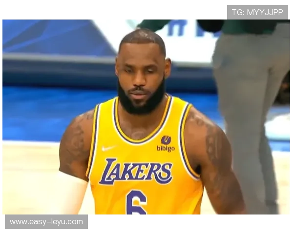 特雷·杨关键挡拆助斯内尔空切提升进攻效率